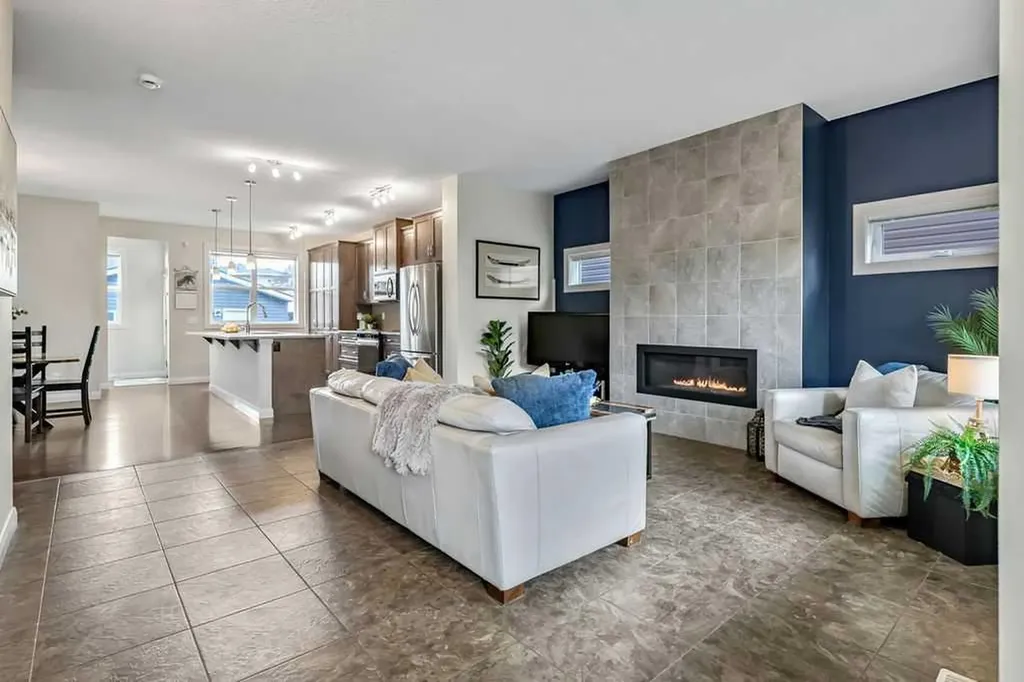 59 Ravenskirk Heath SE Airdrie AB T4A 0K7