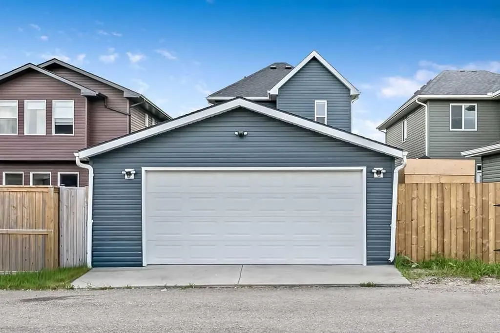 59 Ravenskirk Heath SE Airdrie AB T4A 0K7