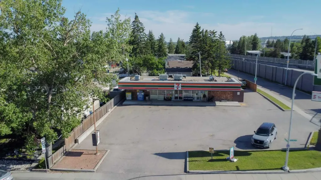 4615 Valiant Drive NW Calgary AB T3A 0Y2
