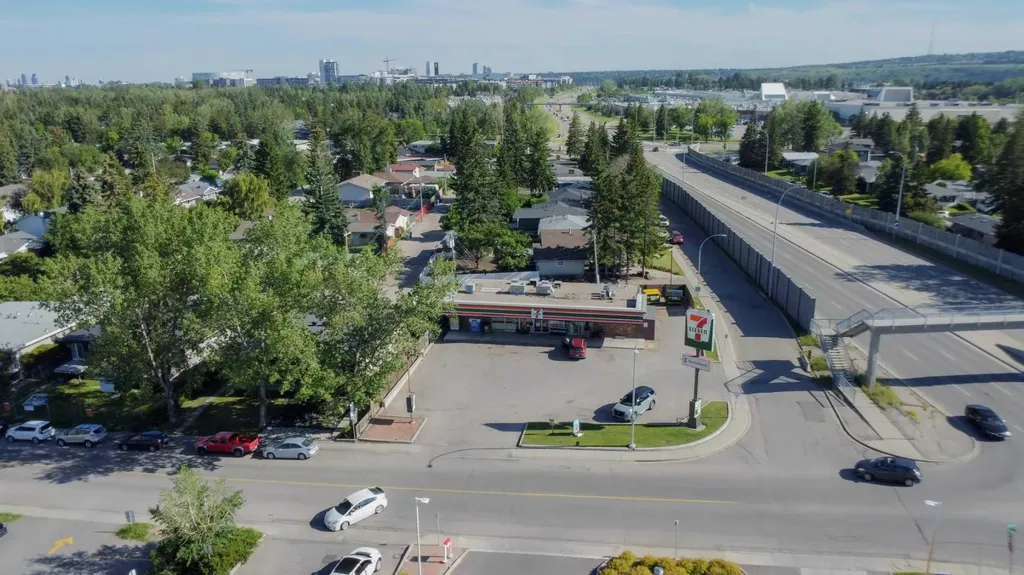 4615 Valiant Drive NW Calgary AB T3A 0Y2