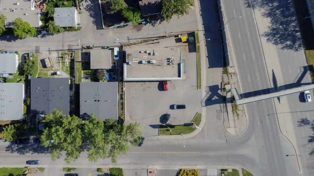 4615 Valiant Drive NW Calgary AB T3A 0Y2