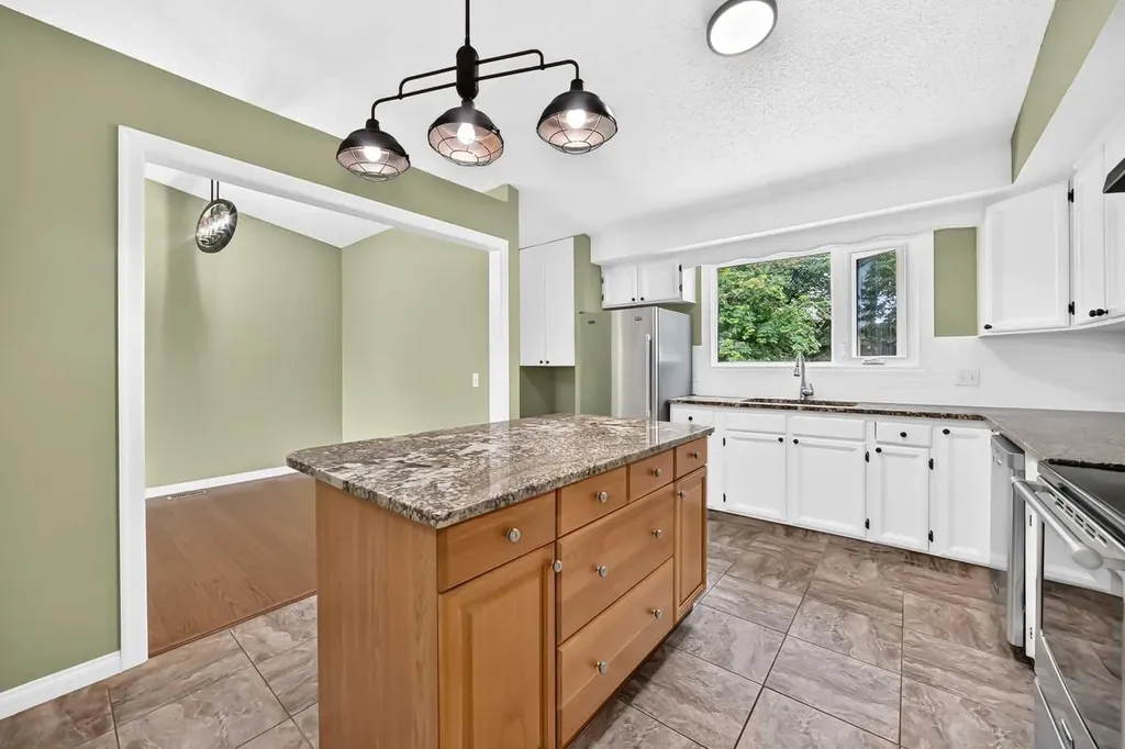 11335 Braeside Drive SW Calgary AB T2W 2V6