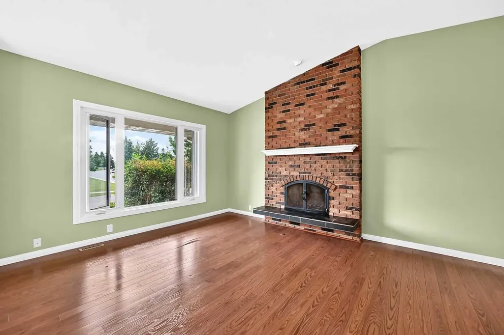 11335 Braeside Drive SW Calgary AB T2W 2V6