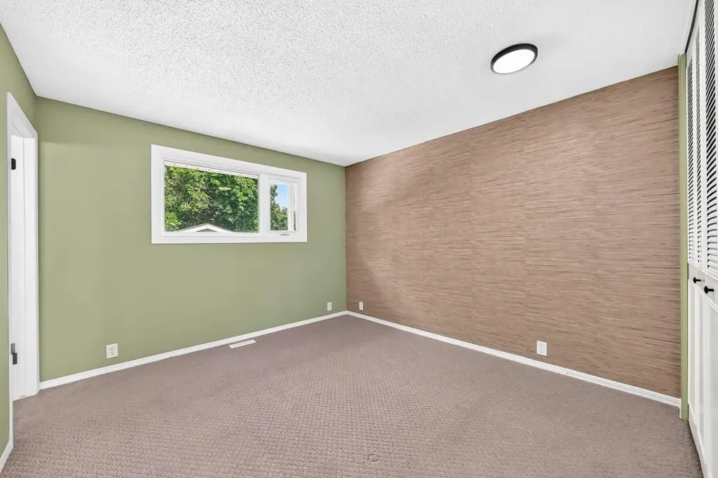 11335 Braeside Drive SW Calgary AB T2W 2V6