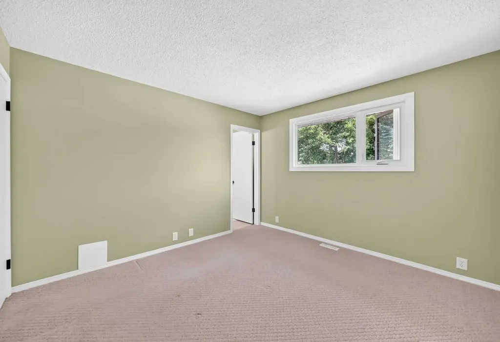 11335 Braeside Drive SW Calgary AB T2W 2V6