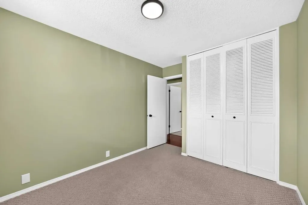 11335 Braeside Drive SW Calgary AB T2W 2V6