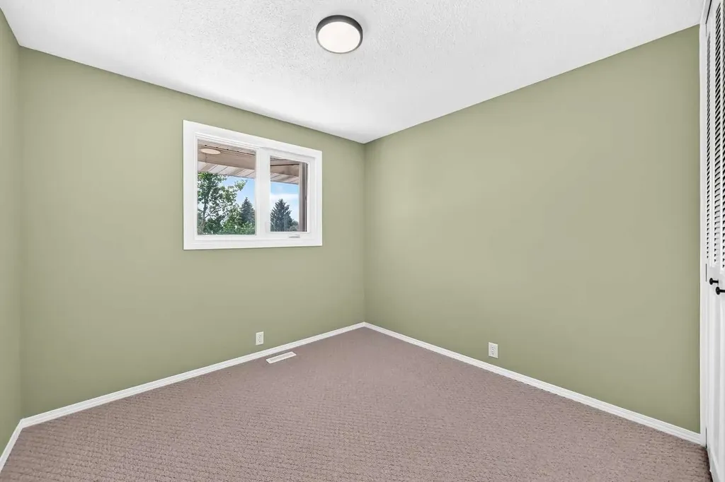 11335 Braeside Drive SW Calgary AB T2W 2V6