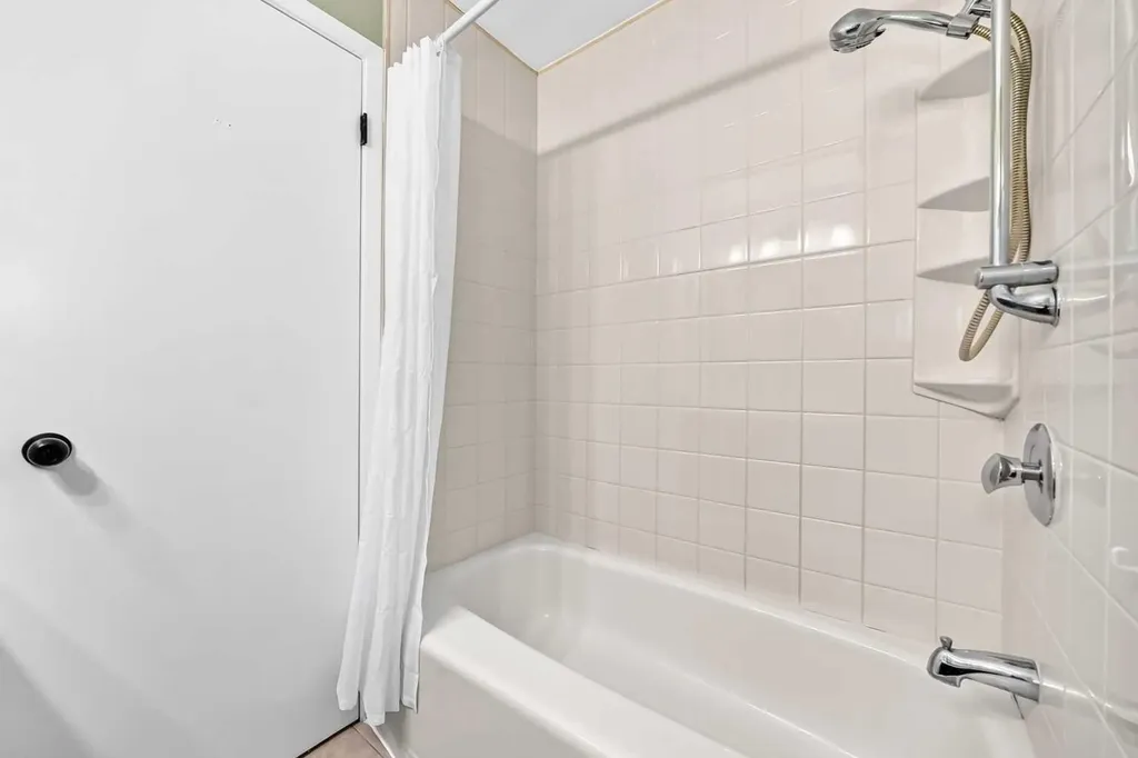 11335 Braeside Drive SW Calgary AB T2W 2V6
