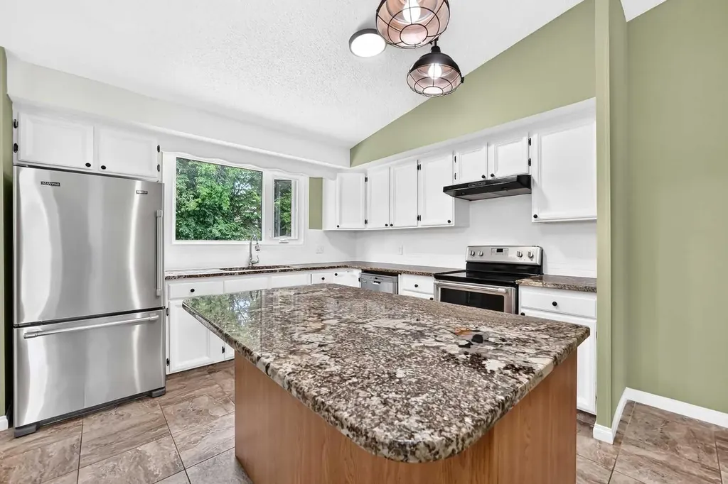 11335 Braeside Drive SW Calgary AB T2W 2V6