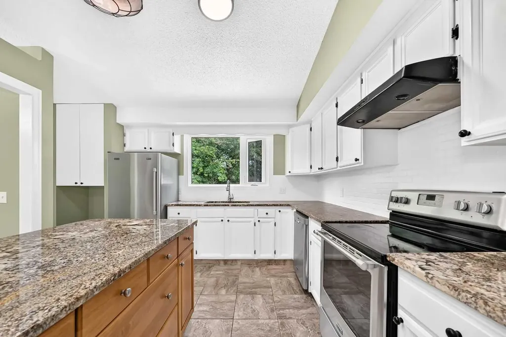 11335 Braeside Drive SW Calgary AB T2W 2V6
