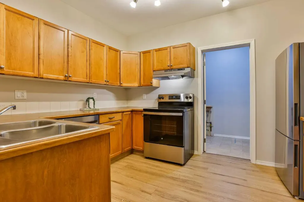 129 Silkstone Road W Lethbridge AB T1J3H6