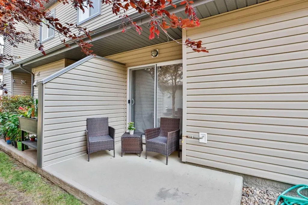 129 Silkstone Road W Lethbridge AB T1J3H6