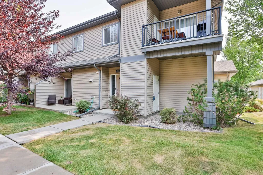129 Silkstone Road W Lethbridge AB T1J3H6