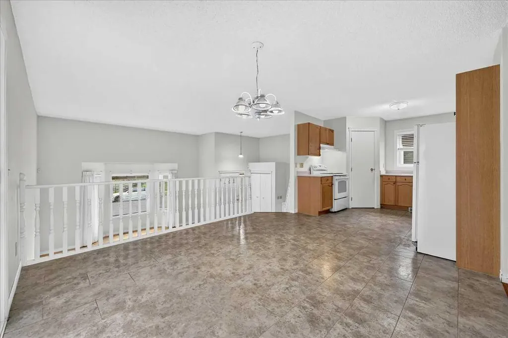 67 Rivercrest Circle SE Calgary AB T2C 4G4