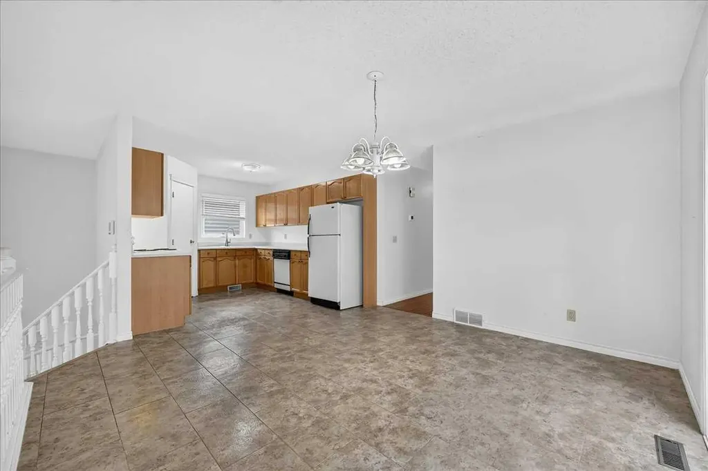 67 Rivercrest Circle SE Calgary AB T2C 4G4