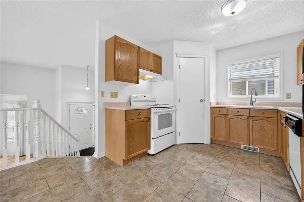 67 Rivercrest Circle SE Calgary AB T2C 4G4