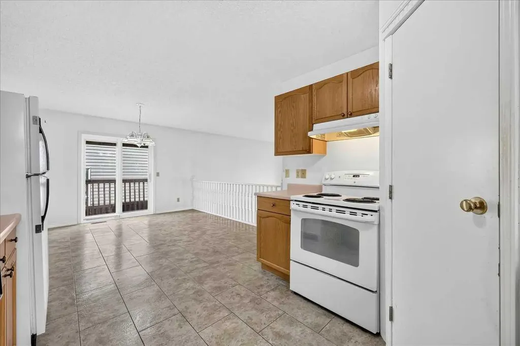 67 Rivercrest Circle SE Calgary AB T2C 4G4