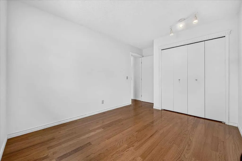67 Rivercrest Circle SE Calgary AB T2C 4G4