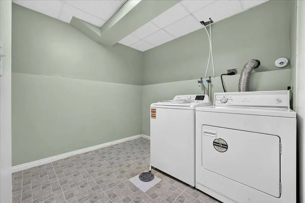 67 Rivercrest Circle SE Calgary AB T2C 4G4