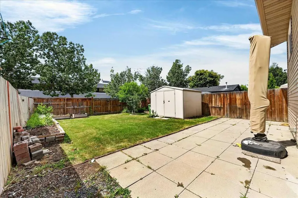 67 Rivercrest Circle SE Calgary AB T2C 4G4