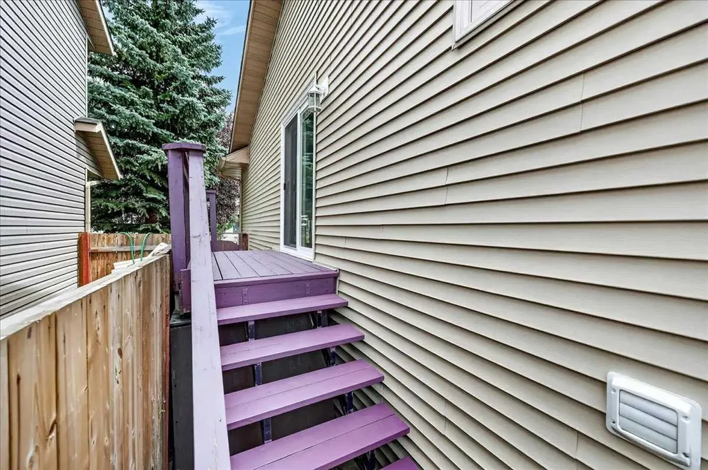 67 Rivercrest Circle SE Calgary AB T2C 4G4