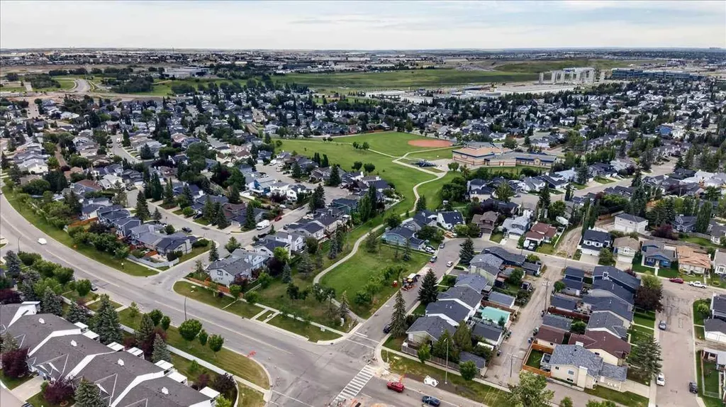 67 Rivercrest Circle SE Calgary AB T2C 4G4