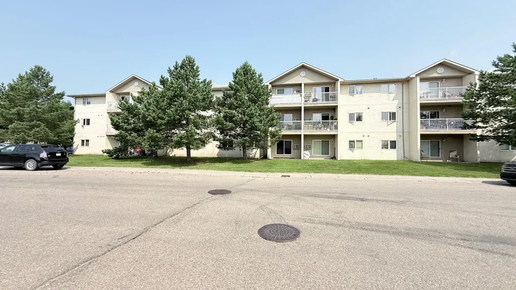 6608 42 Street Lloydminster AB T9V 3L1