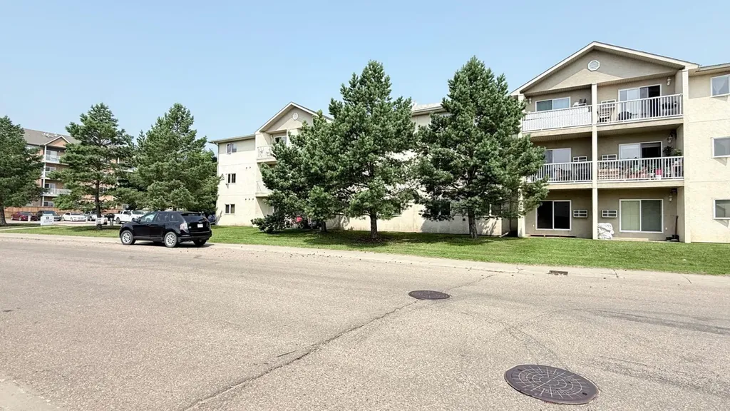 6608 42 Street Lloydminster AB T9V 3L1