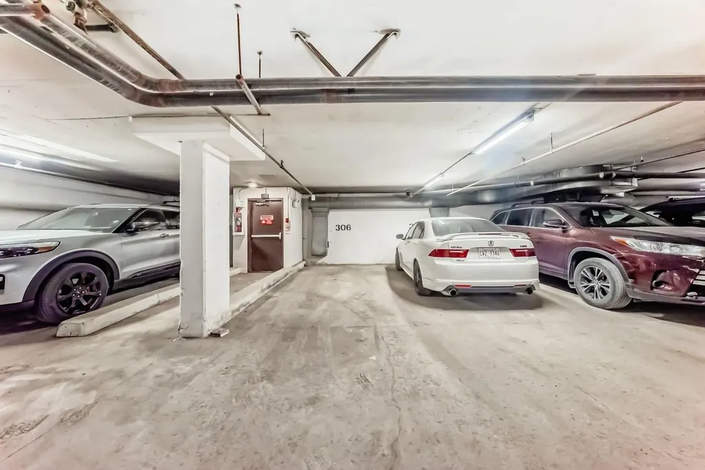 1712 38 Street SE Calgary AB T2X 3H3