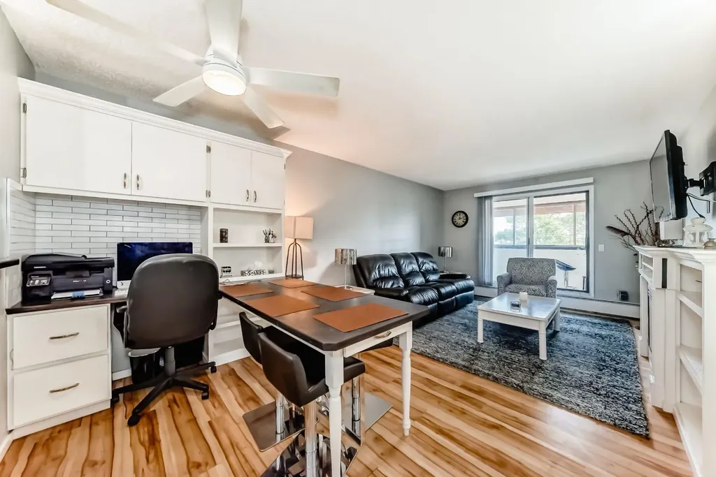 1712 38 Street SE Calgary AB T2X 3H3