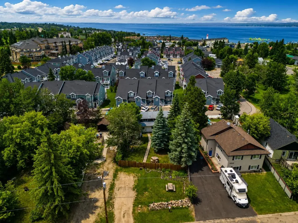 5224 50 Avenue Sylvan Lake AB T4S 1E7