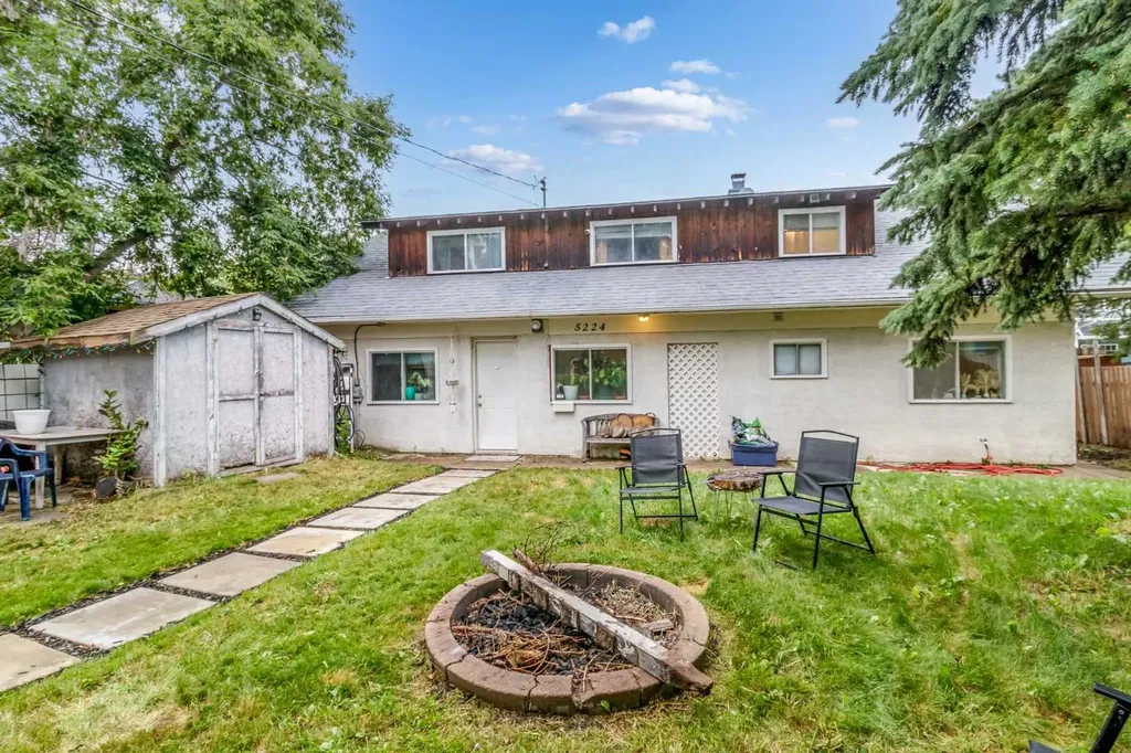 5224 50 Avenue Sylvan Lake AB T4S 1E7