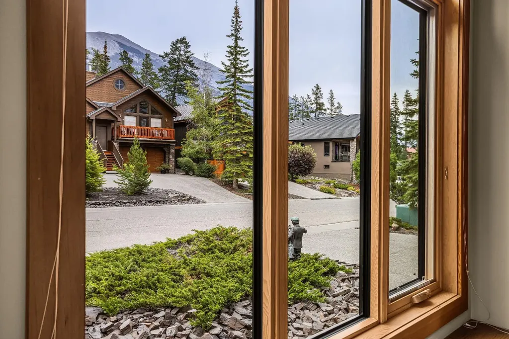 215 Benchlands Terrace Canmore AB T1W 1G1