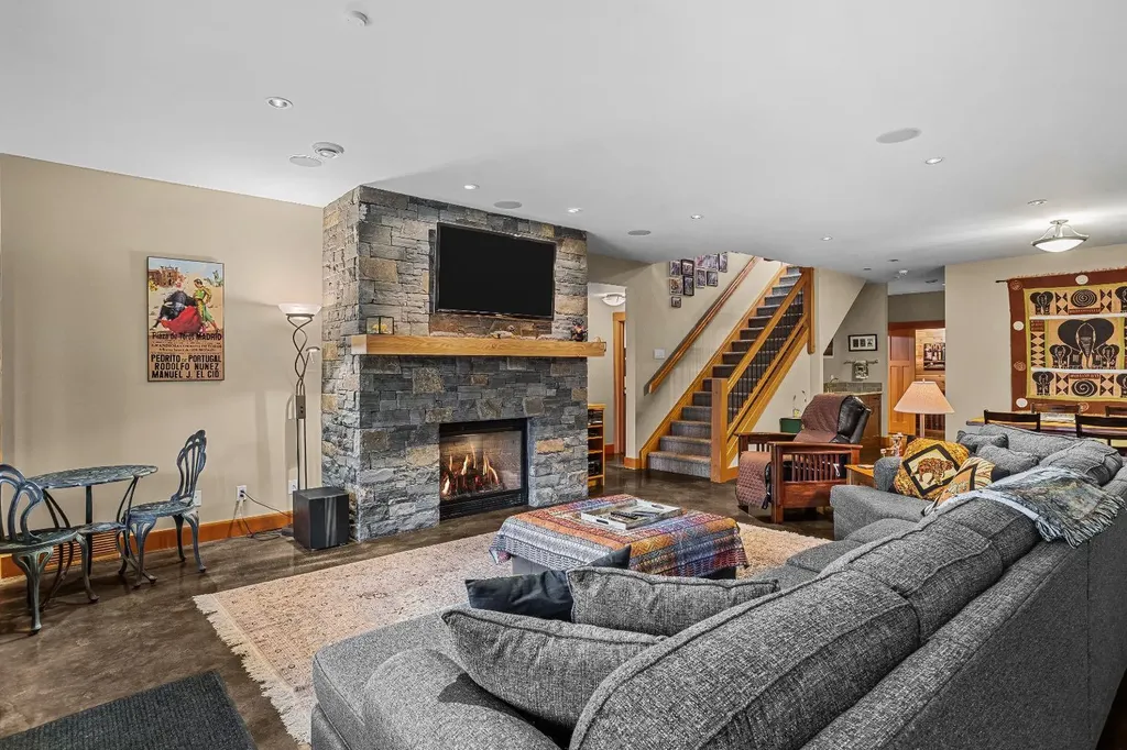 215 Benchlands Terrace Canmore AB T1W 1G1