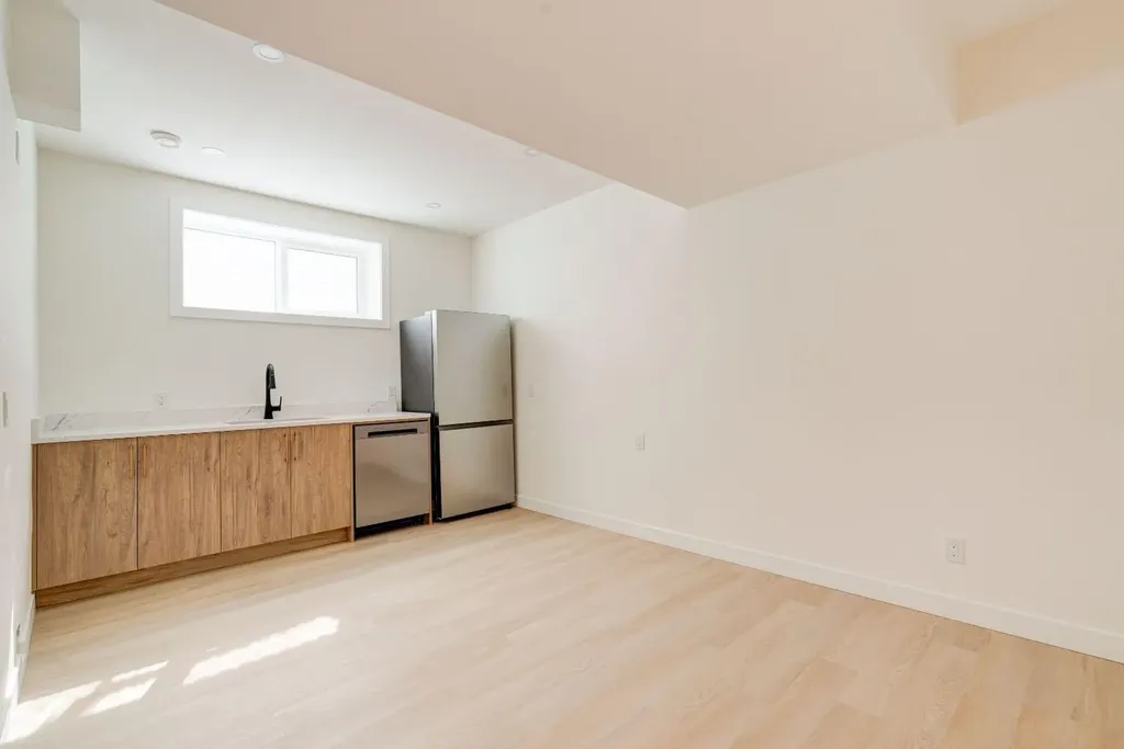 39A Moncton Road NE Calgary AB T2E 5P9