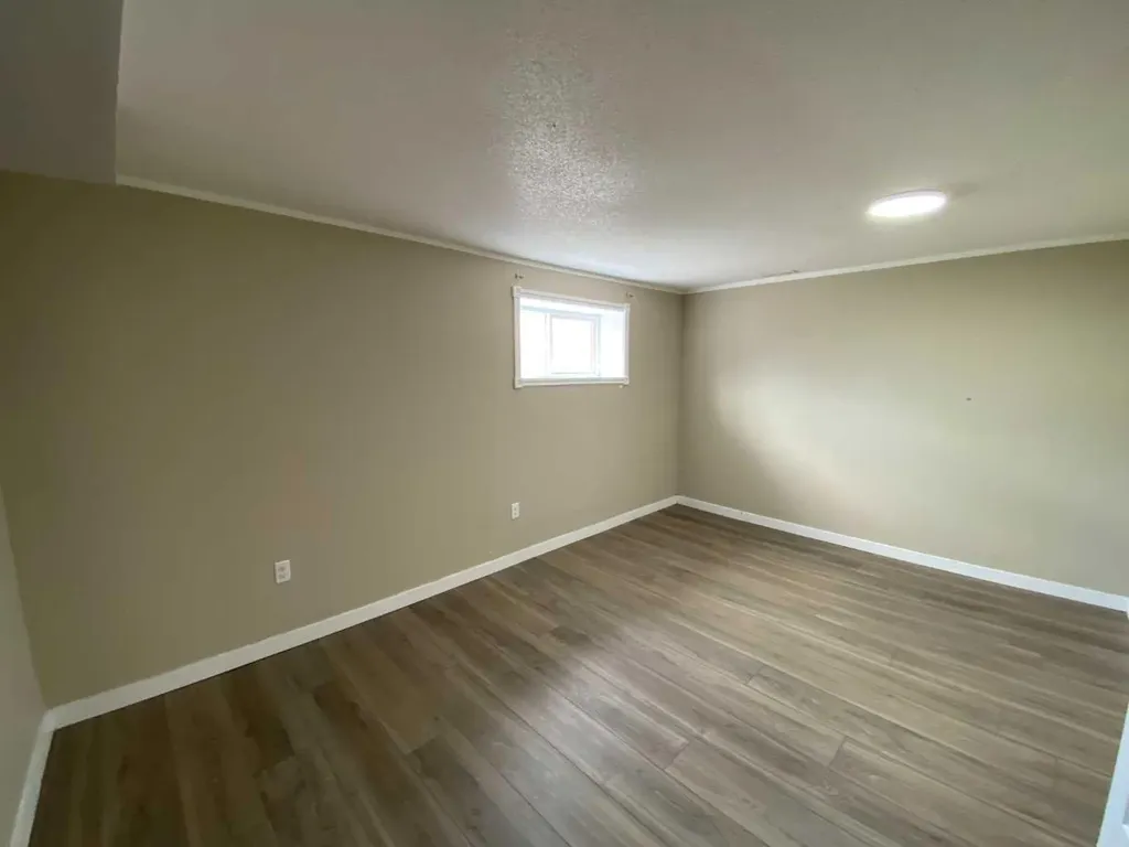 1708 2 Avenue E Brooks AB T1R1K3