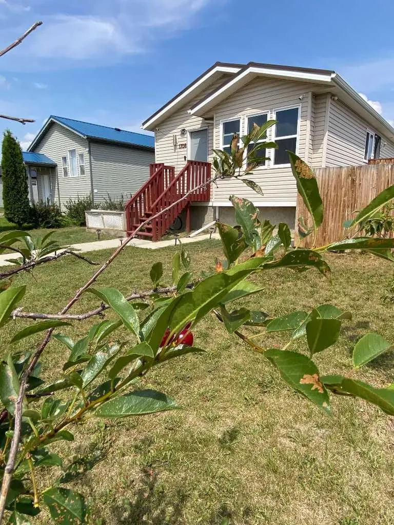 1708 2 Avenue E Brooks AB T1R1K3