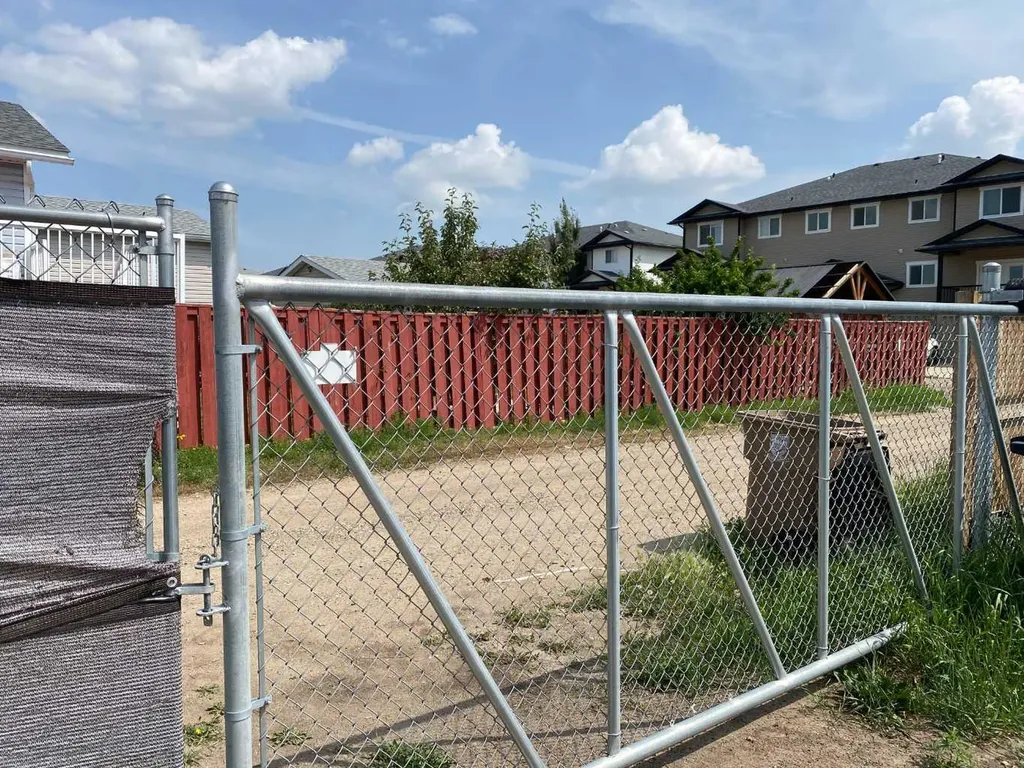 1708 2 Avenue E Brooks AB T1R1K3