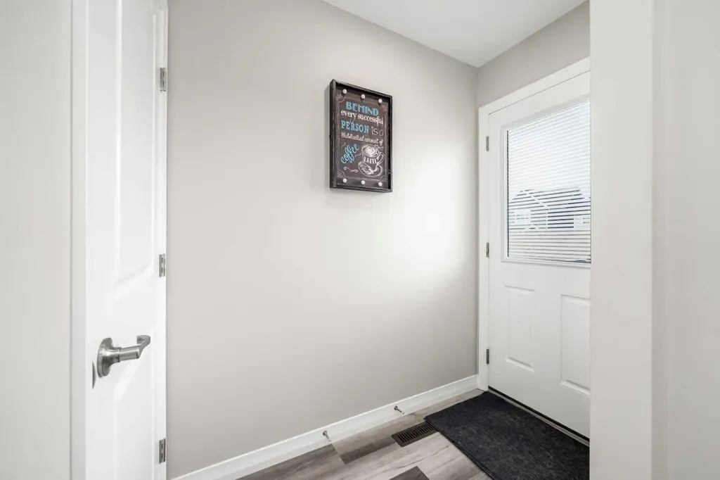 374 Magnolia Square SE Calgary AB T3M 2W4