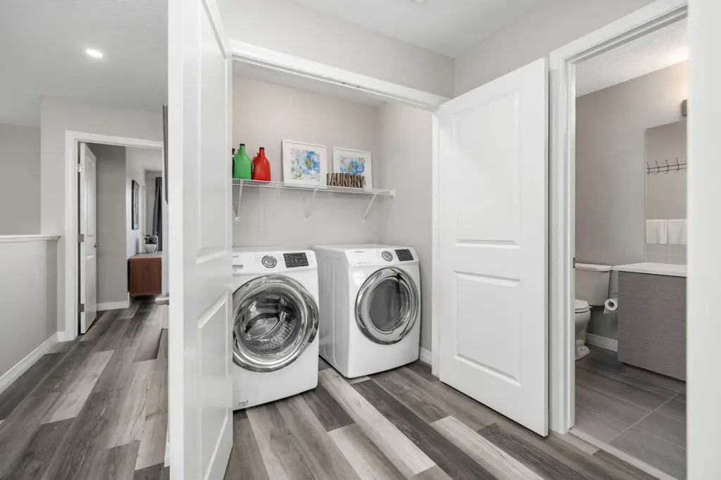 374 Magnolia Square SE Calgary AB T3M 2W4