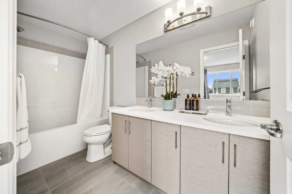 374 Magnolia Square SE Calgary AB T3M 2W4