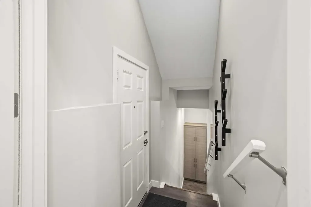 374 Magnolia Square SE Calgary AB T3M 2W4