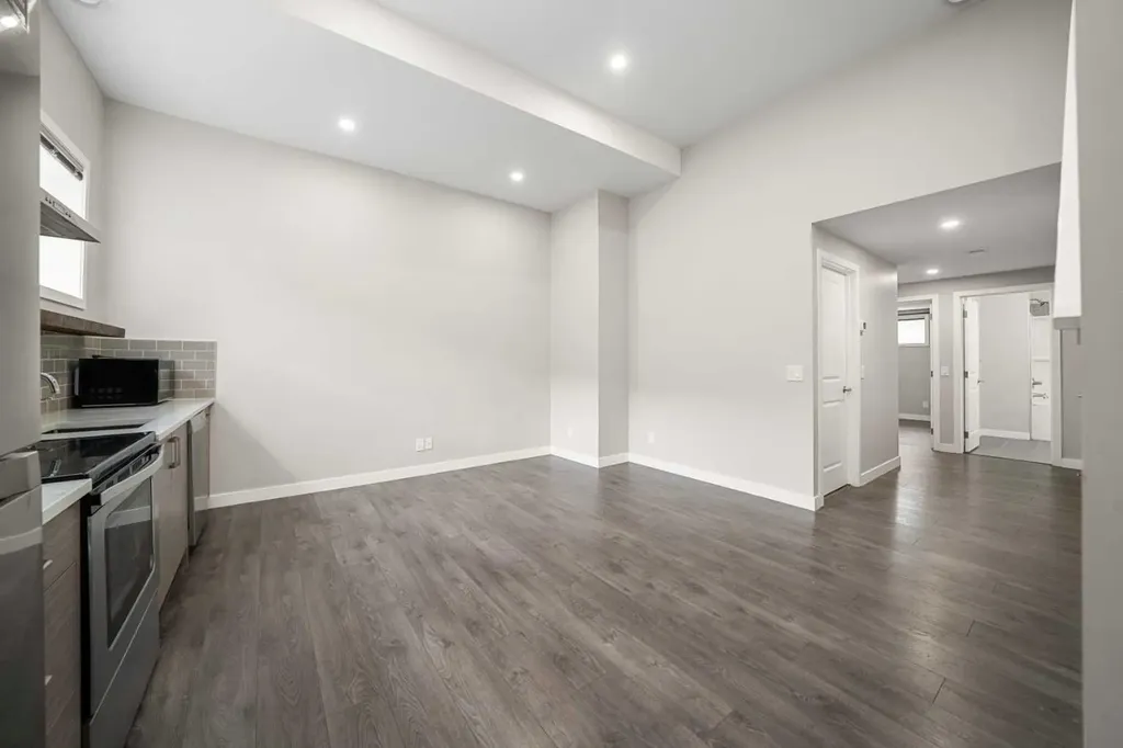 374 Magnolia Square SE Calgary AB T3M 2W4