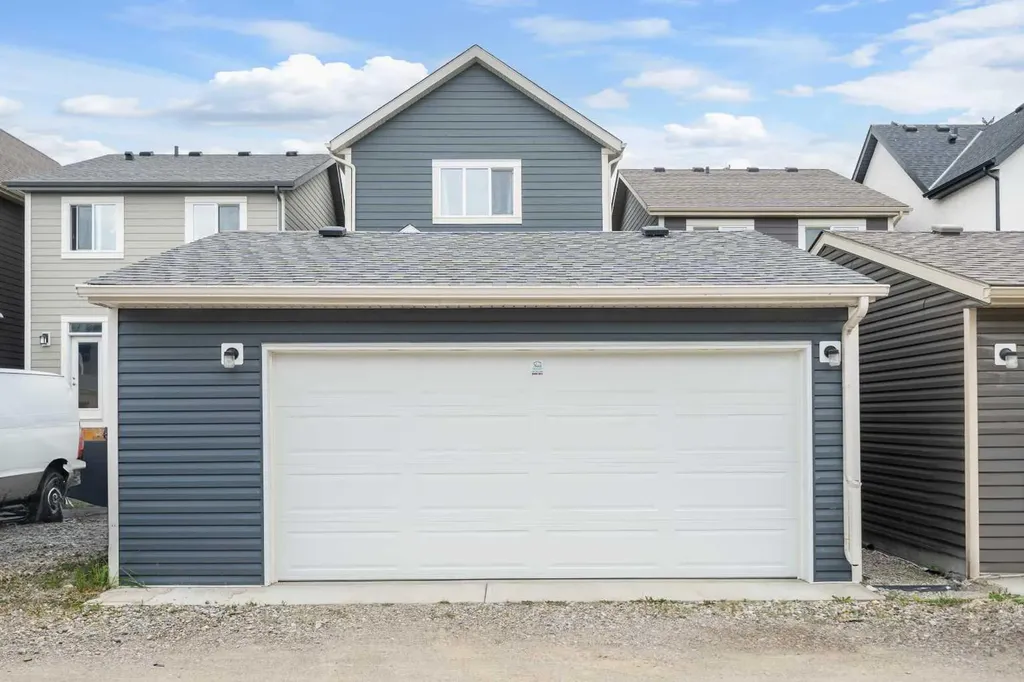374 Magnolia Square SE Calgary AB T3M 2W4