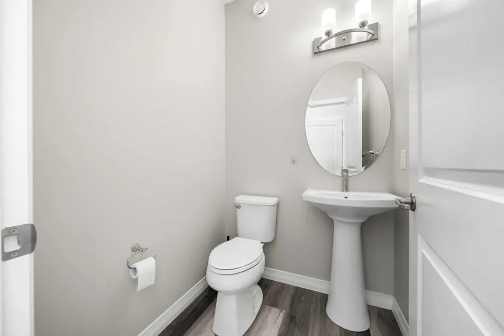 374 Magnolia Square SE Calgary AB T3M 2W4