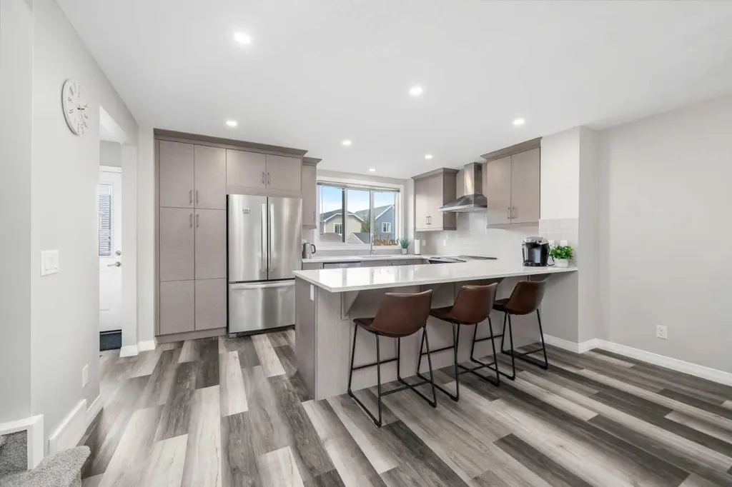 374 Magnolia Square SE Calgary AB T3M 2W4