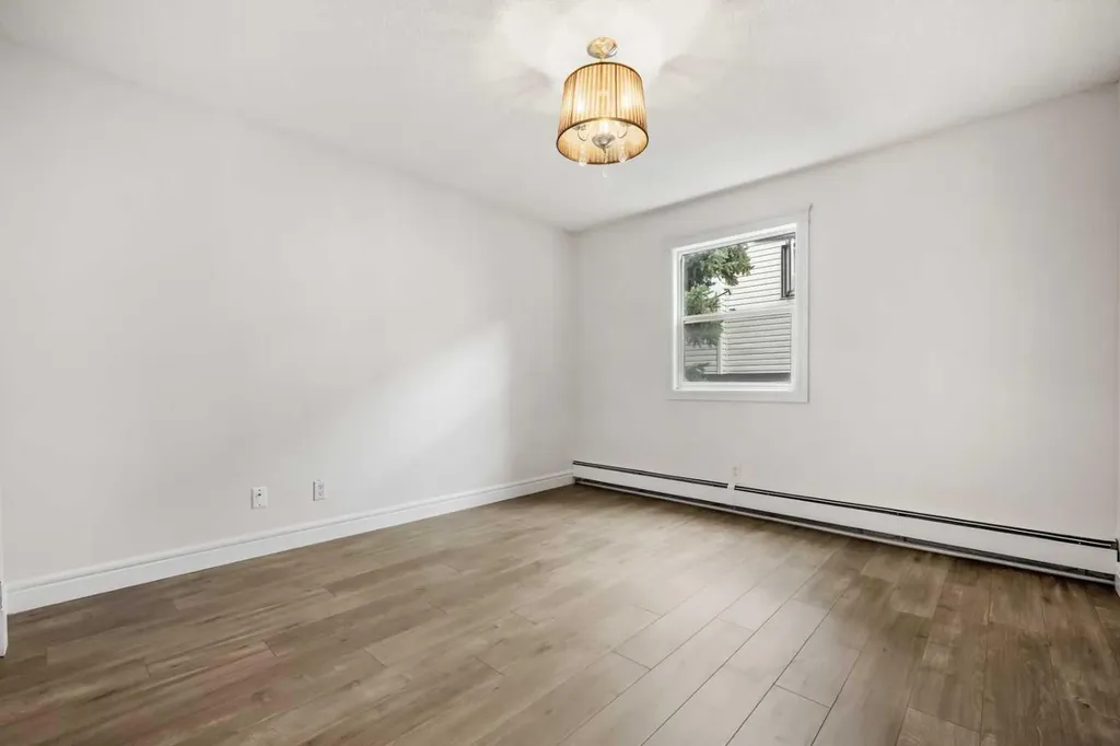 2010 35 Avenue SW Calgary AB T2T 2E1