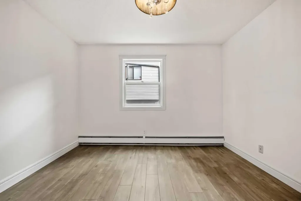 2010 35 Avenue SW Calgary AB T2T 2E1
