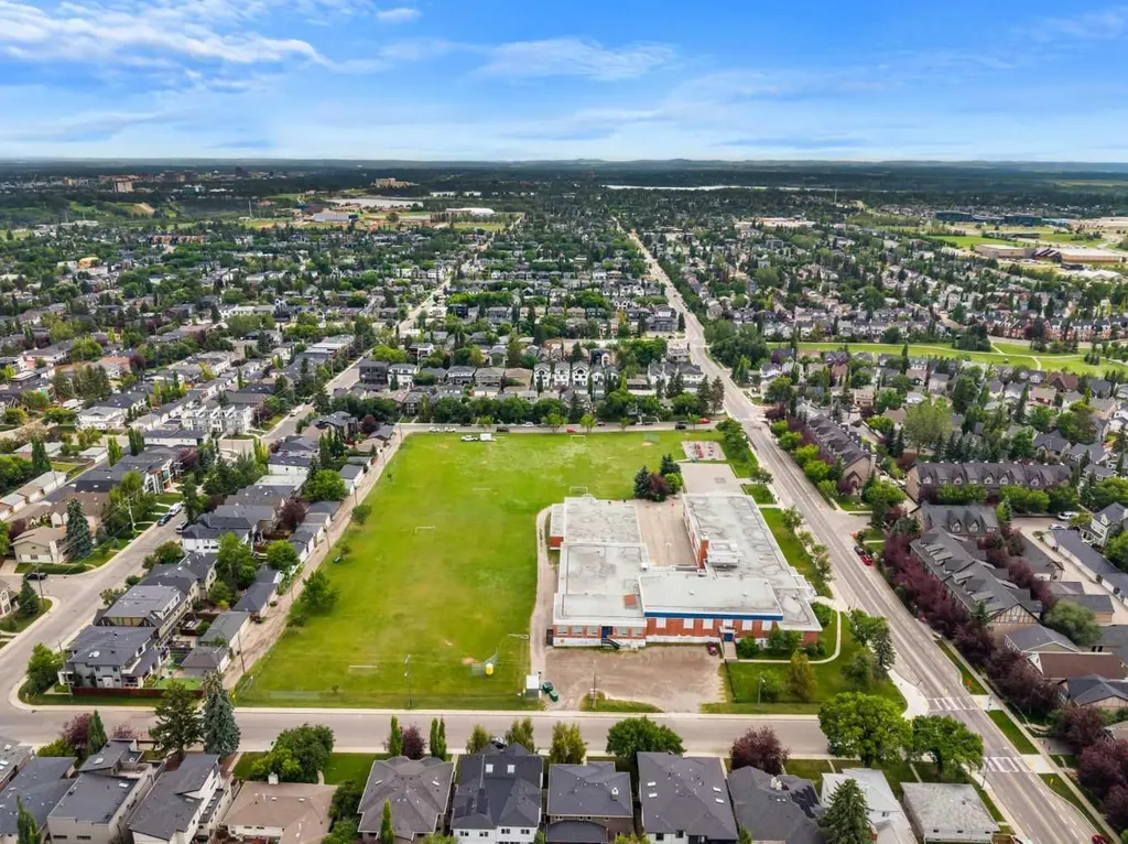 2010 35 Avenue SW Calgary AB T2T 2E1