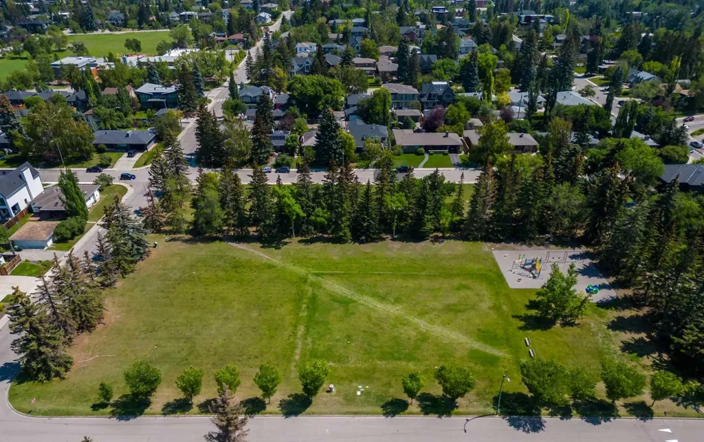 2010 35 Avenue SW Calgary AB T2T 2E1